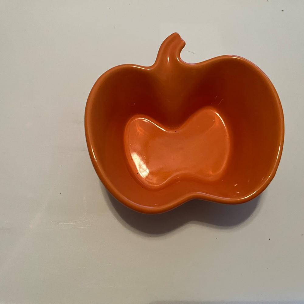 🐠Chantal. Decorative Pumpkin Dish.